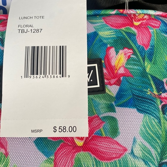 🆕🌸Betsey Johnson Lunch Tote, “Floral”. - Picture 9 of 9